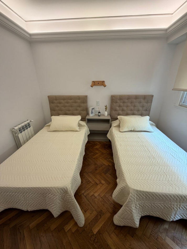 DEPARTAMENTO 4 AMBIENTES CON BALCON A LA CALLE, RECICLADO A NUEVO EN EL CENTRO