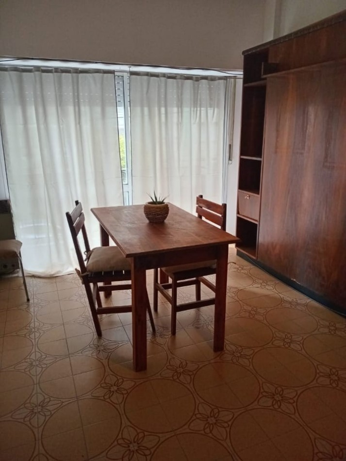 DEPARTAMENTO 1 AMB PARA 4 PERSONAS SE ALQUILA POR DIA O TEMPORADA EN EL CENTRO