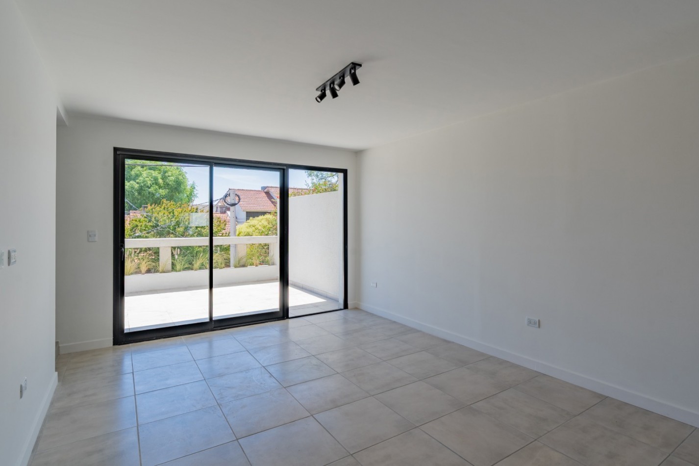 PH 3 AMB EN DUPLEX CON AMPLIA TERRAZA Y PARRILLA A ESTRENAR EN SAN JOSE