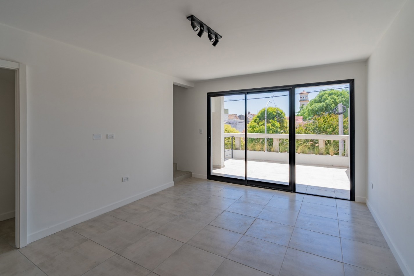 PH 3 AMB EN DUPLEX CON AMPLIA TERRAZA Y PARRILLA A ESTRENAR EN SAN JOSE