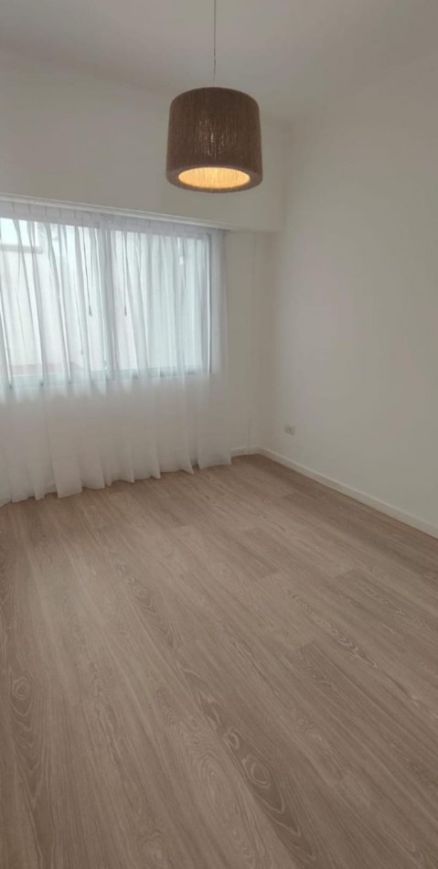 DEPARTAMENTO 3 AMBIENTES CON DEPENDENCIA DE SERVICIO Y PATIO, TODO RECICLADO