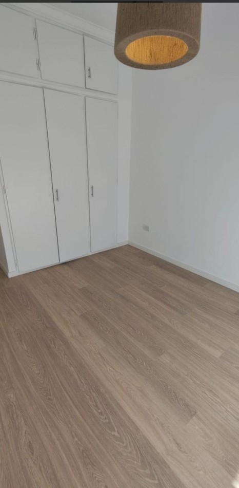 DEPARTAMENTO 3 AMBIENTES CON DEPENDENCIA DE SERVICIO Y PATIO, TODO RECICLADO