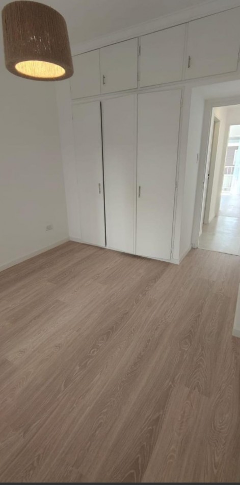 DEPARTAMENTO 3 AMBIENTES CON DEPENDENCIA DE SERVICIO Y PATIO, TODO RECICLADO