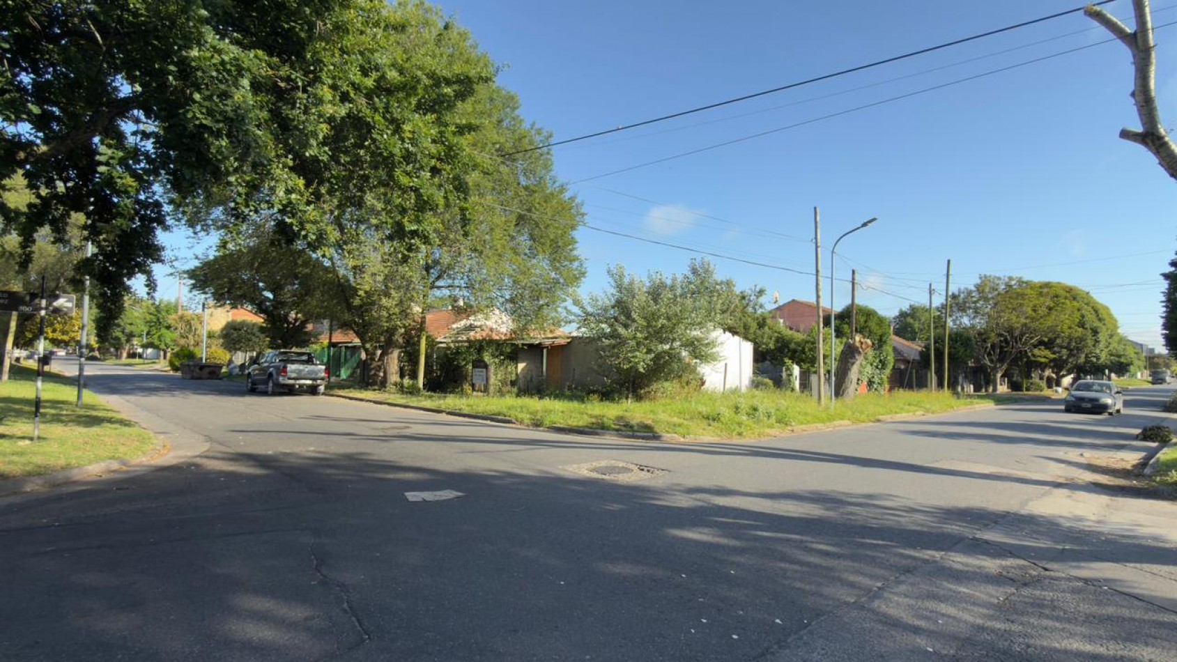 LOTE DE 451M2 EN LOS PINARES, ZONIFICACION R5 IDEAL PARA DESARROLLO