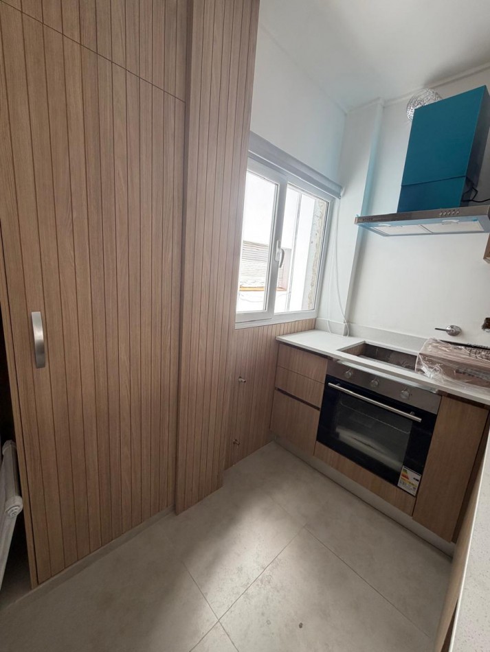 DEPARTAMENTO 3 AMBIENTES AL LATERAL EN PLAZA MITRE