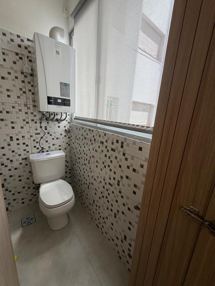 DEPARTAMENTO 3 AMBIENTES AL LATERAL EN PLAZA MITRE