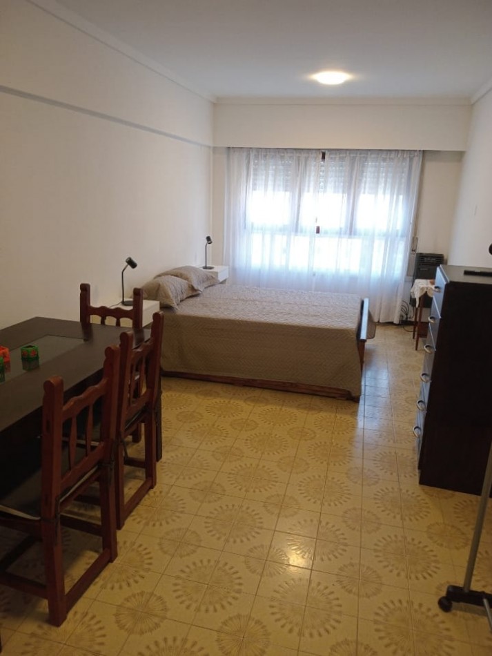 DEPARTAMENTO 1 AMBIENTE PARA 3 PERSONAS EN LA PERLA SE ALQUILA POR DIA O TEMPORADA