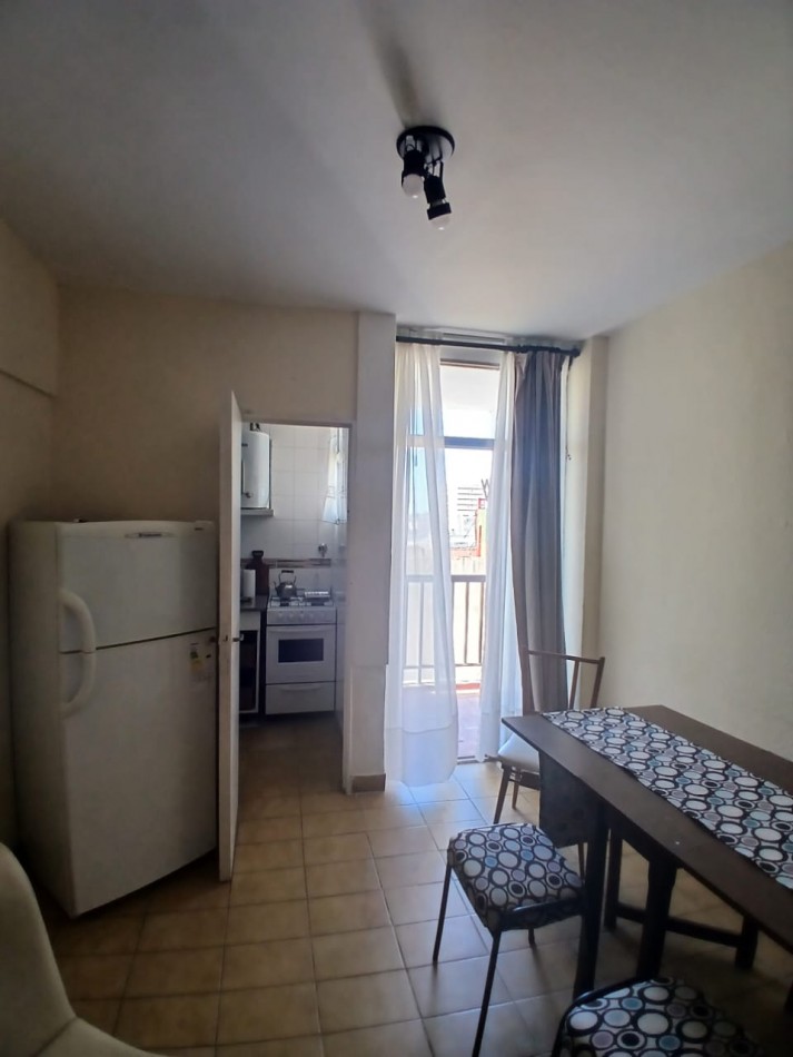 DEPARTAMENTO 1 AMBIENTE AL CONTRAFRENTE CON VISTA ABIERTA EN PLAZA MITRE. APTO CREDITO