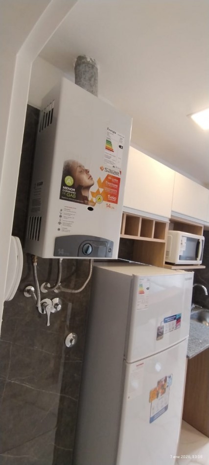 DEPARTAMENTO DE 2 AMBIENTES A LA CALLE MUY LUMINOSO EN EL CENTRO