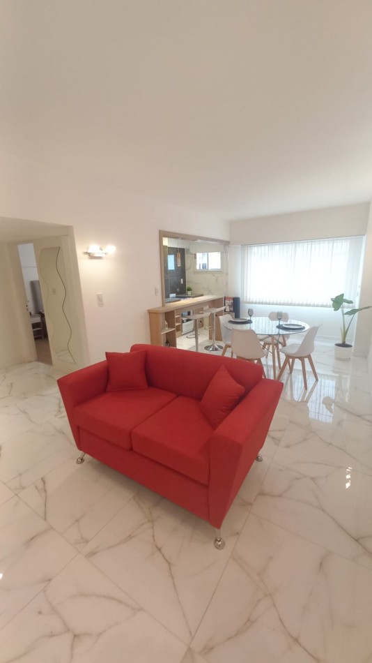 DEPARTAMENTO DE 2 AMBIENTES A LA CALLE MUY LUMINOSO EN EL CENTRO