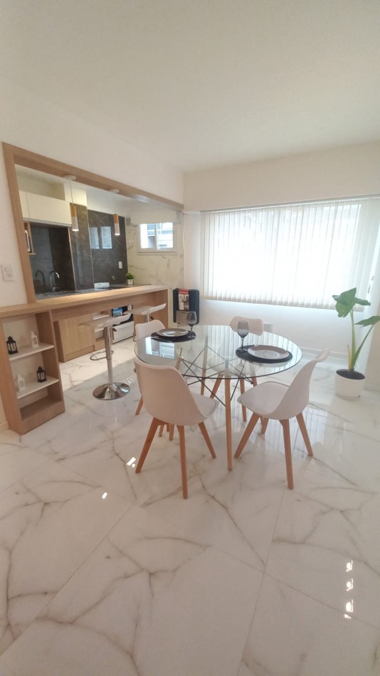 DEPARTAMENTO DE 2 AMBIENTES A LA CALLE MUY LUMINOSO EN EL CENTRO