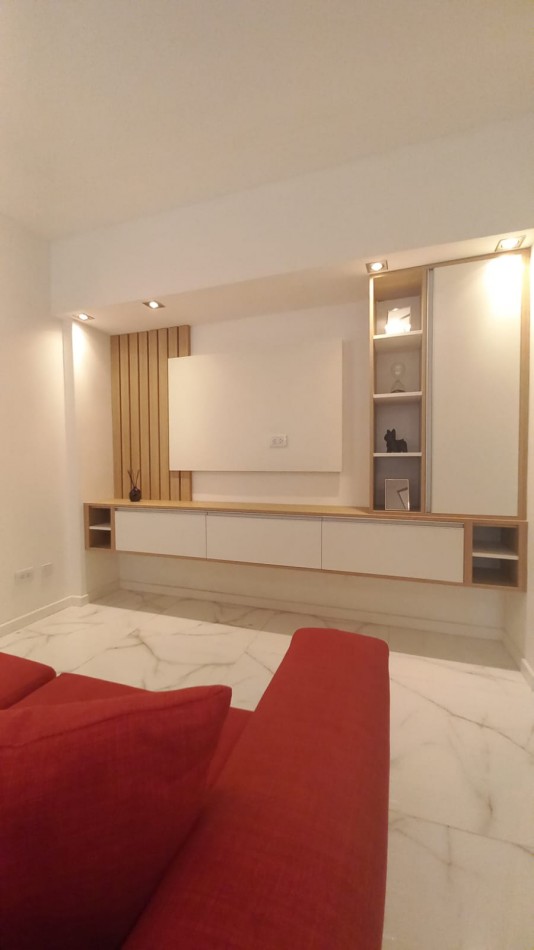 DEPARTAMENTO DE 2 AMBIENTES A LA CALLE MUY LUMINOSO EN EL CENTRO