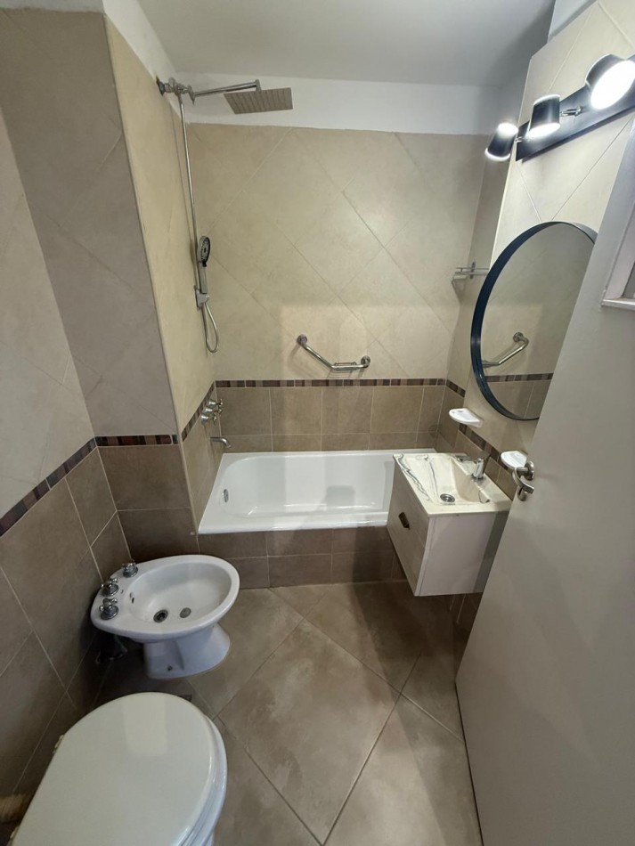 DEPARTAMENTO 1 AMB A LA CALLE TODO RECICLADO EN EL CENTRO