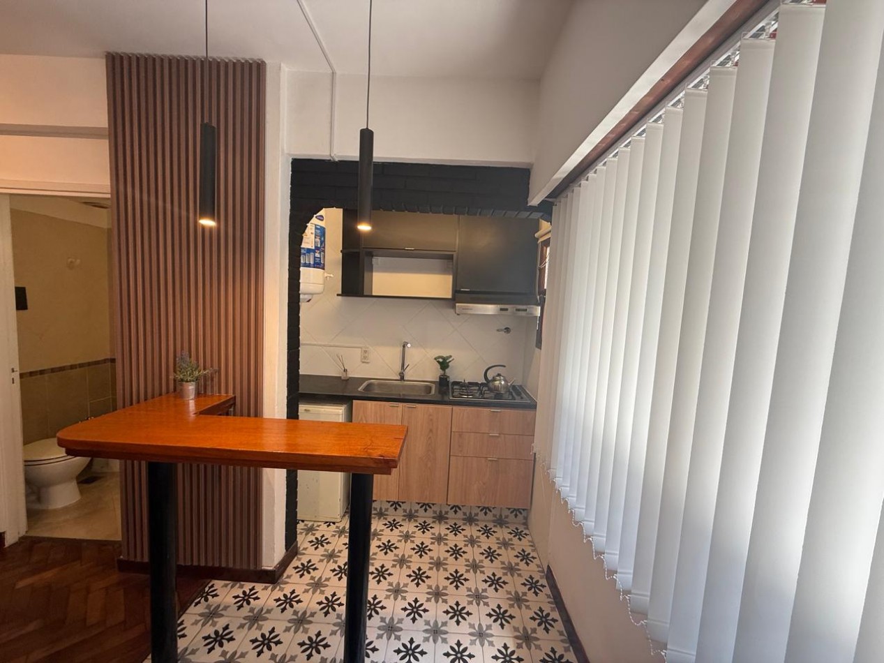 DEPARTAMENTO 1 AMB A LA CALLE TODO RECICLADO EN EL CENTRO