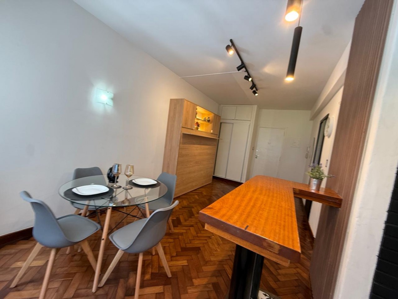 DEPARTAMENTO 1 AMB A LA CALLE TODO RECICLADO EN EL CENTRO