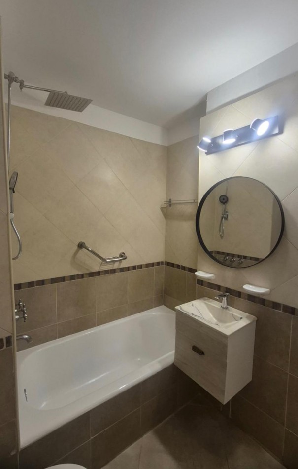 DEPARTAMENTO 1 AMB A LA CALLE TODO RECICLADO EN EL CENTRO