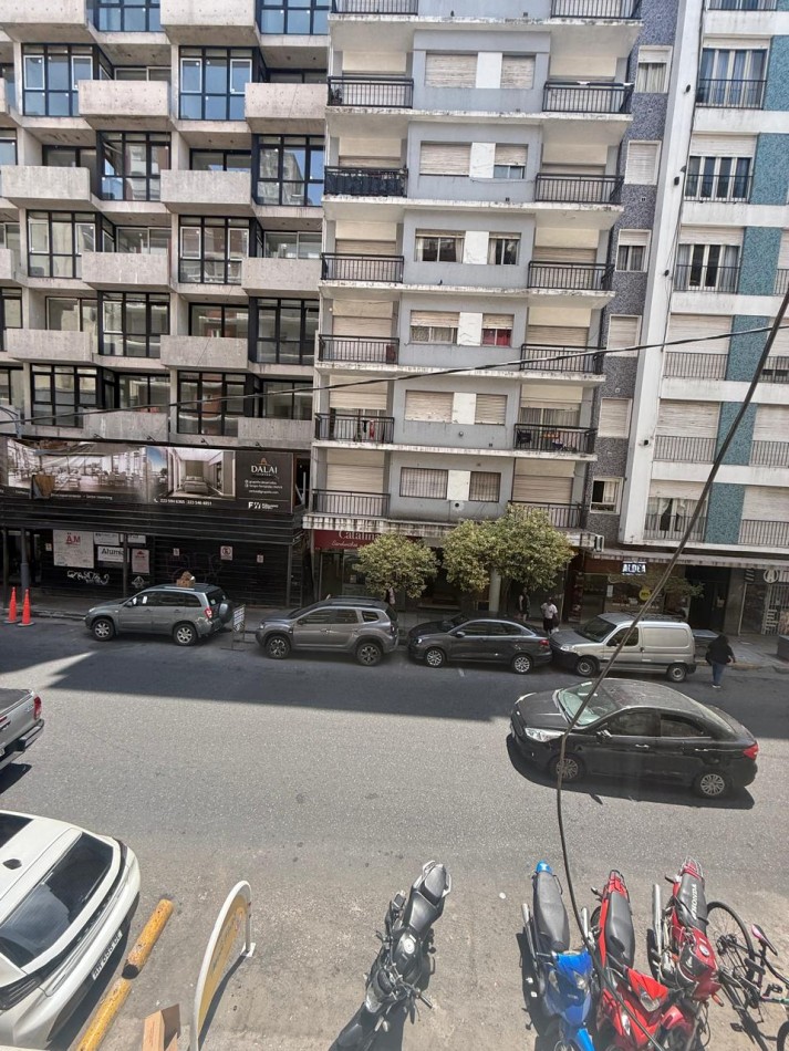 DEPARTAMENTO 1 AMB A LA CALLE TODO RECICLADO EN EL CENTRO