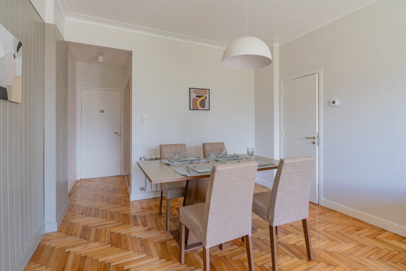 DEPARTAMENTO 3 AMB A LA CALLE CON BALCON FRANCES Y VISTA A PLAZA COLON