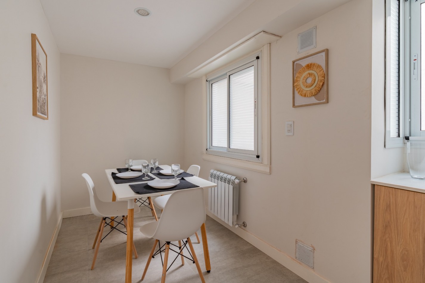 DEPARTAMENTO 3 AMB A LA CALLE CON BALCON FRANCES Y VISTA A PLAZA COLON