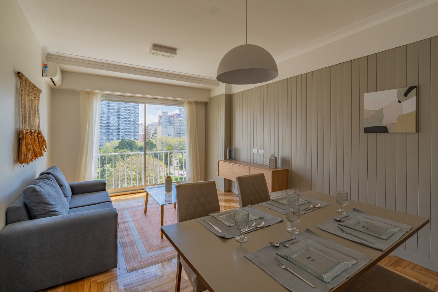 DEPARTAMENTO 3 AMB A LA CALLE CON BALCON FRANCES Y VISTA A PLAZA COLON