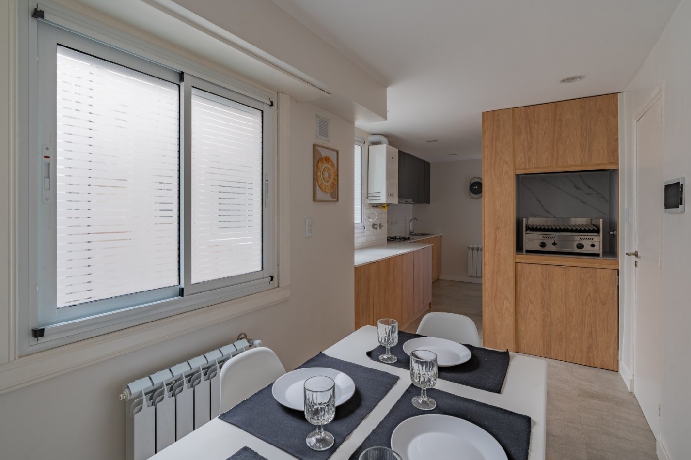 DEPARTAMENTO 3 AMB A LA CALLE CON BALCON FRANCES Y VISTA A PLAZA COLON