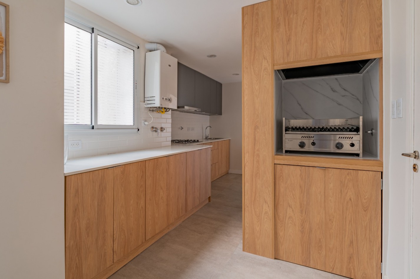 DEPARTAMENTO 3 AMB A LA CALLE CON BALCON FRANCES Y VISTA A PLAZA COLON