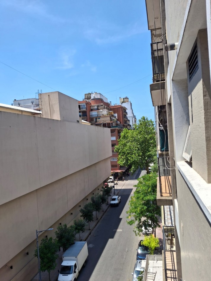 DEPARTAMENTO 1 AMBIENTE CON BALCON FRANCES EN PLAZA COLON