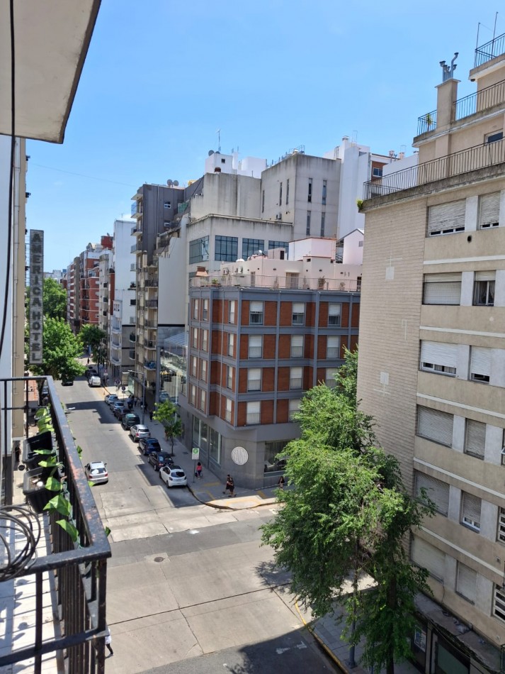 DEPARTAMENTO 1 AMBIENTE CON BALCON FRANCES EN PLAZA COLON