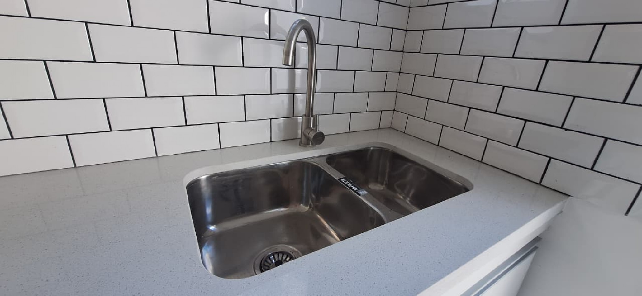 CASA 3 AMBIENTES RECICLADA EN EL BARRIO PARQUE LURO. A MEDIA CUADRA DE AV. TEJEDOR