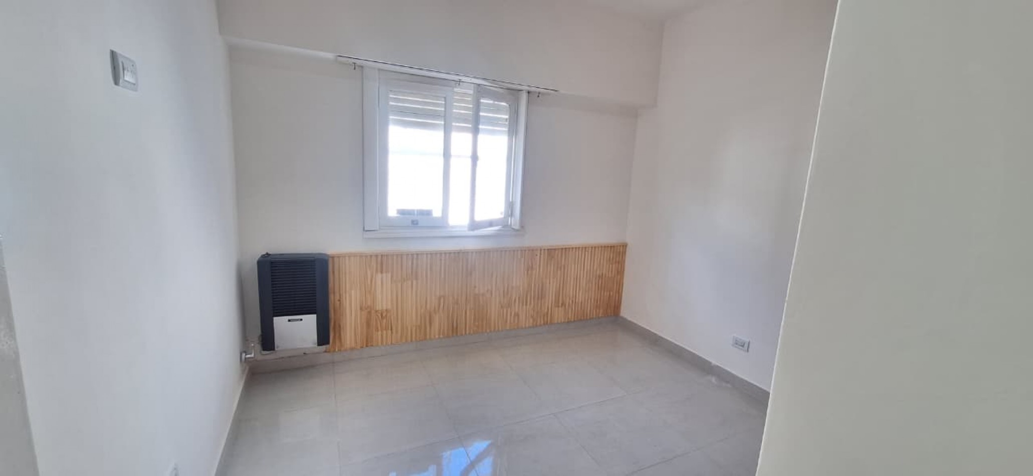 CASA 3 AMBIENTES RECICLADA EN EL BARRIO PARQUE LURO. A MEDIA CUADRA DE AV. TEJEDOR