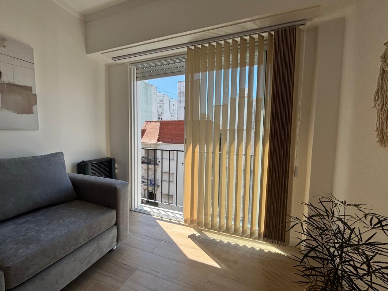 DEPARTAMENTO 2 AMBIENTES A LA CALLE CON BALCON FRANCES EN PLAZA COLON