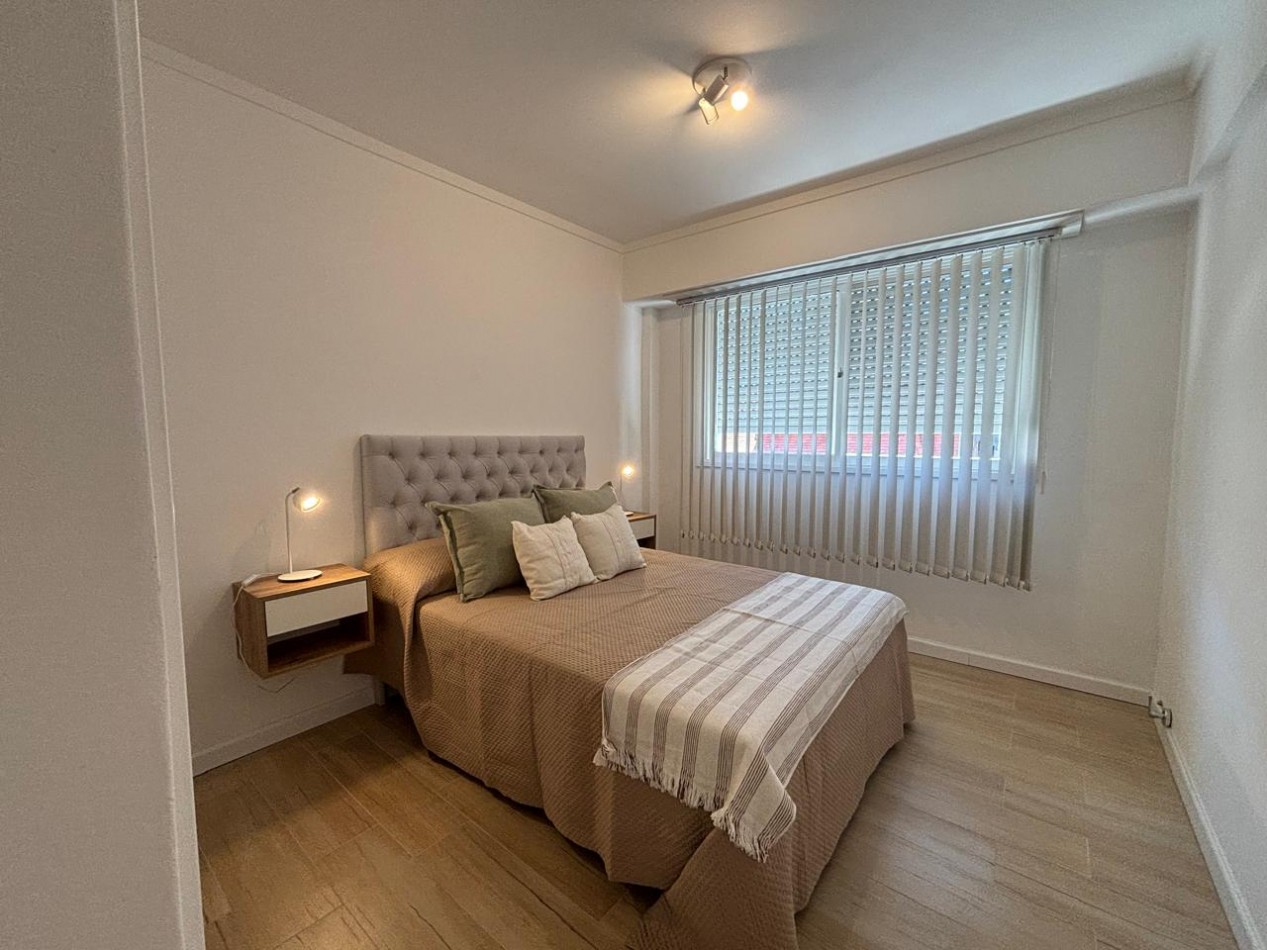 DEPARTAMENTO 2 AMBIENTES A LA CALLE CON BALCON FRANCES EN PLAZA COLON