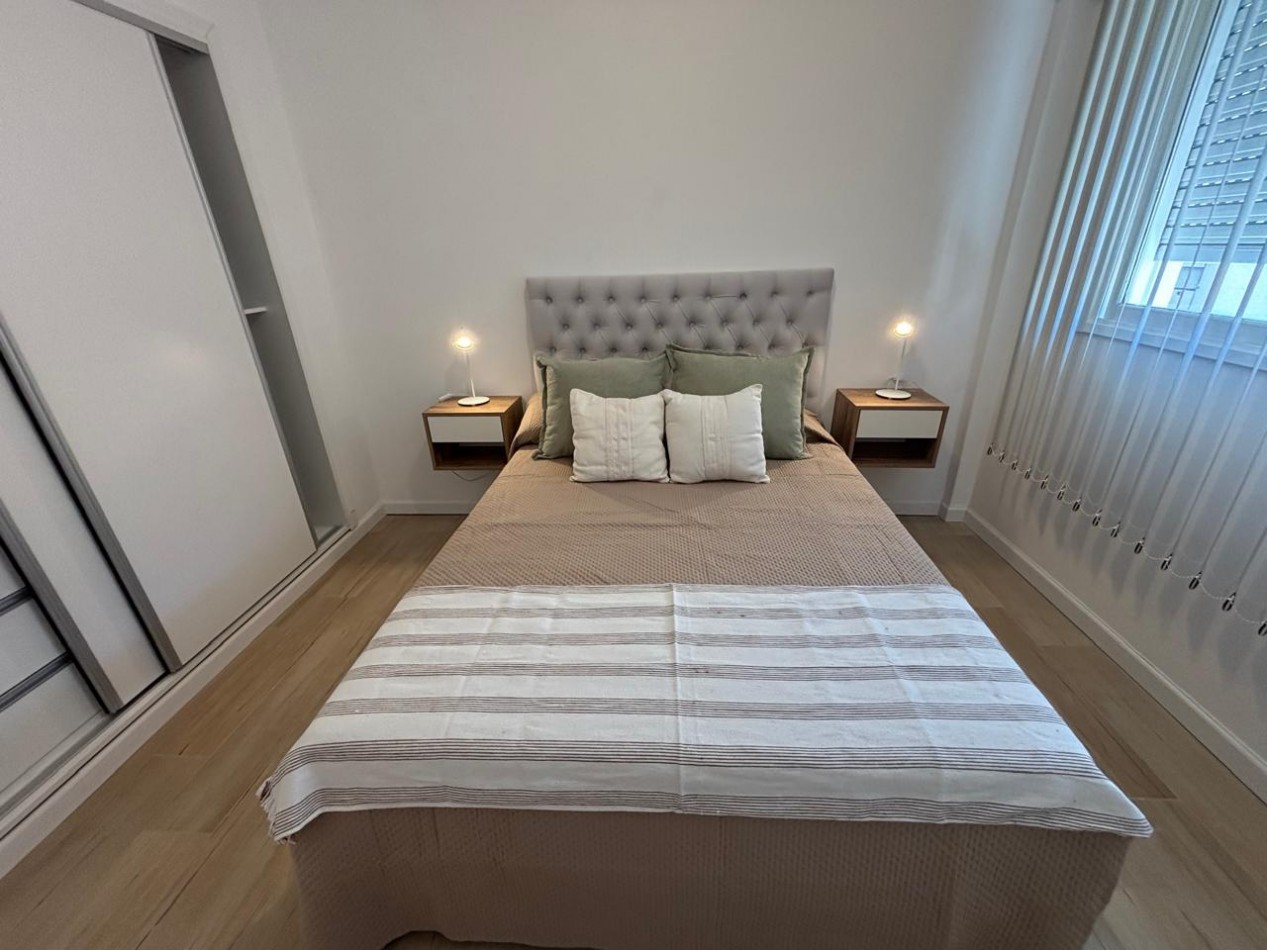 DEPARTAMENTO 2 AMBIENTES A LA CALLE CON BALCON FRANCES EN PLAZA COLON