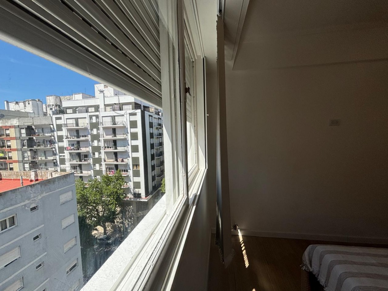 DEPARTAMENTO 2 AMBIENTES A LA CALLE CON BALCON FRANCES EN PLAZA COLON