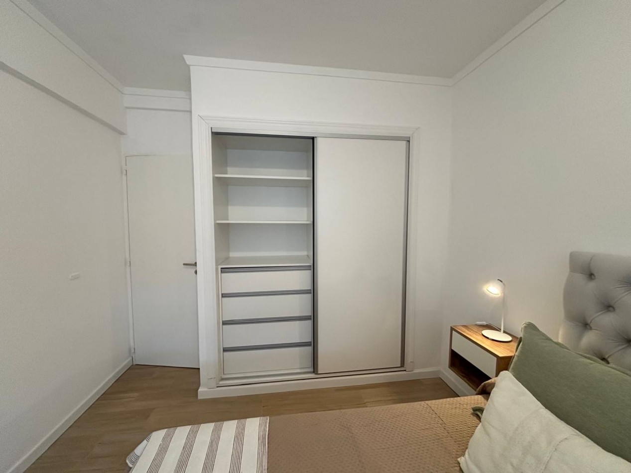 DEPARTAMENTO 2 AMBIENTES A LA CALLE CON BALCON FRANCES EN PLAZA COLON