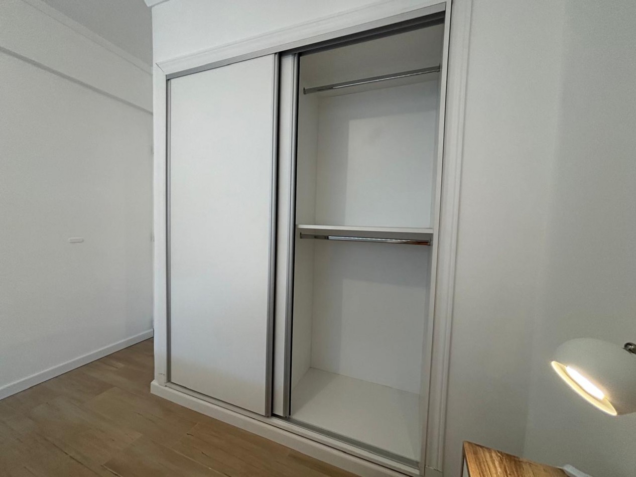 DEPARTAMENTO 2 AMBIENTES A LA CALLE CON BALCON FRANCES EN PLAZA COLON