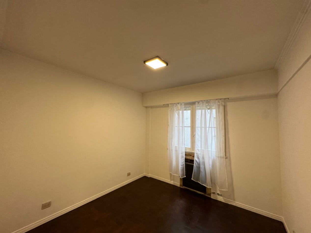 DEPARTAMENTO DE 3 AMB CON DEPENDENCIA DE SERVICIO AL CONTRAFRENTE EN PLAZA COLON. APTO CREDITO