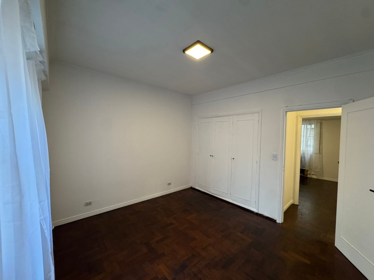 DEPARTAMENTO DE 3 AMB CON DEPENDENCIA DE SERVICIO AL CONTRAFRENTE EN PLAZA COLON. APTO CREDITO