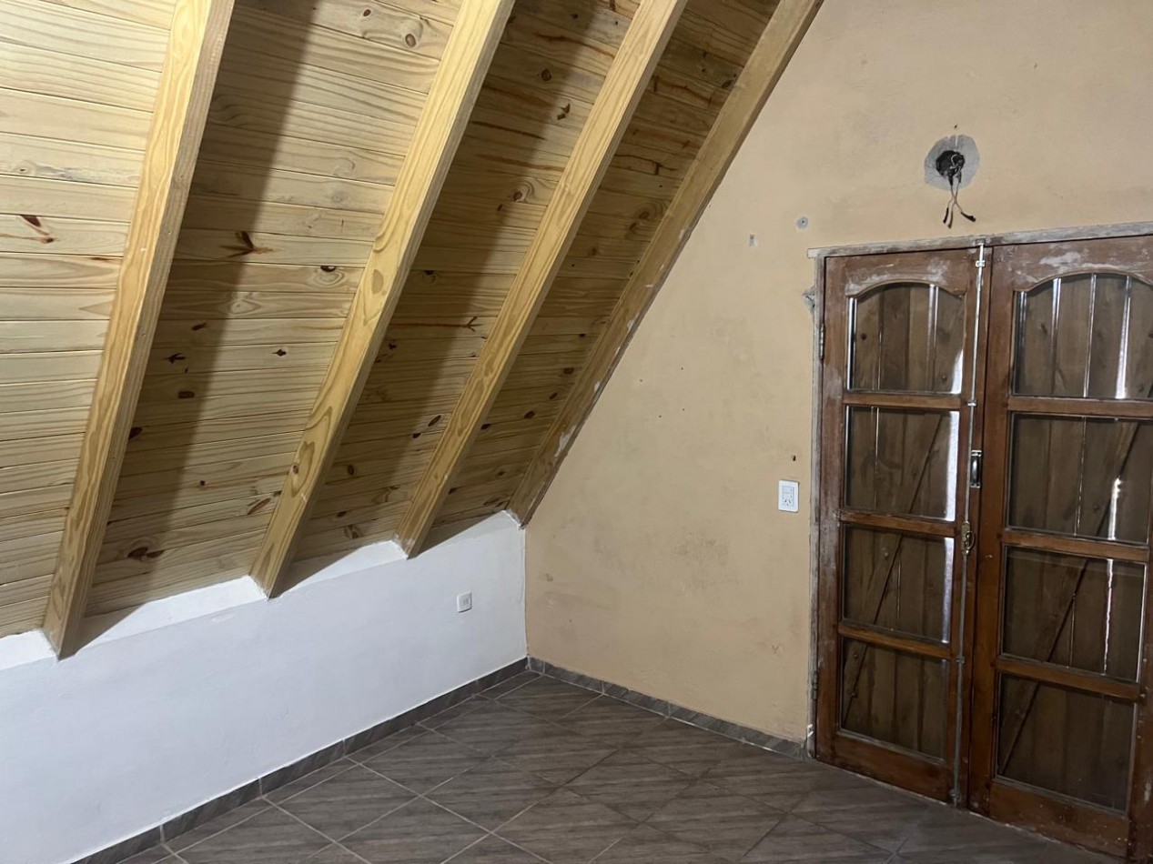 CASA ALPINA DE 3 AMBIENTES CON PATIO EN SANTA ELENA