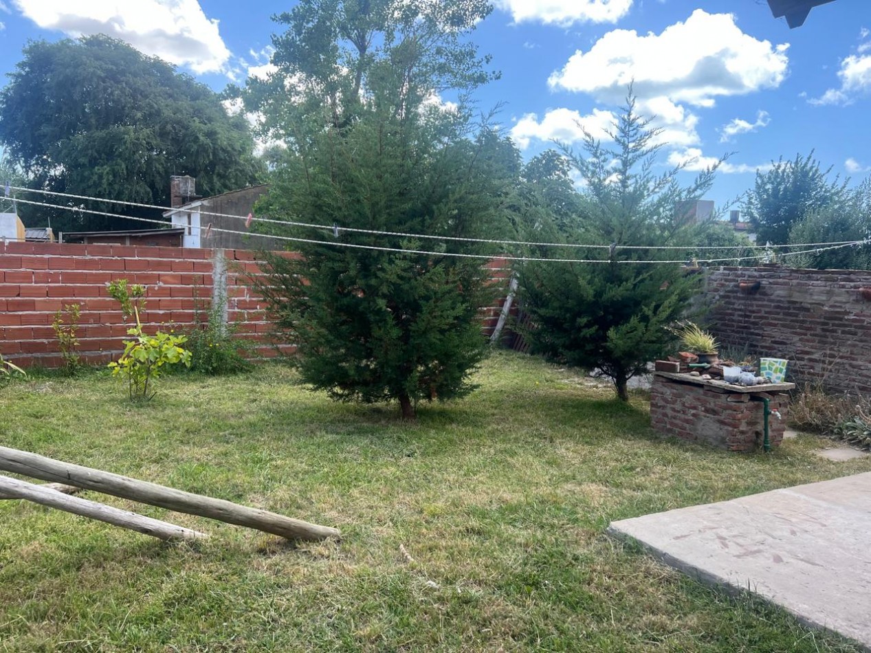 CASA ALPINA DE 3 AMBIENTES CON PATIO EN SANTA ELENA