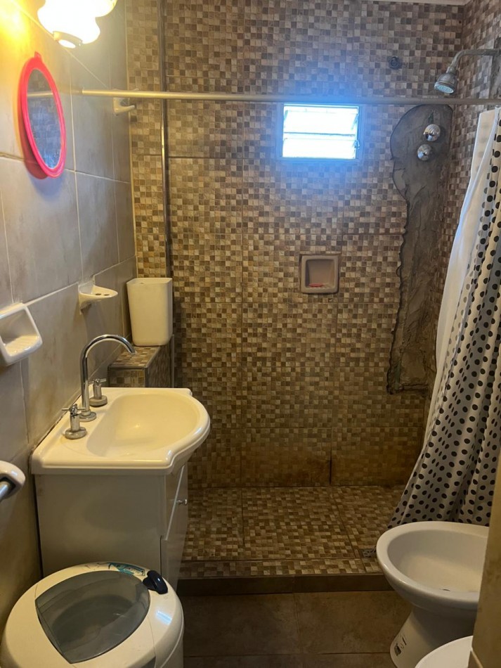 CASA ALPINA DE 3 AMBIENTES CON PATIO EN SANTA ELENA