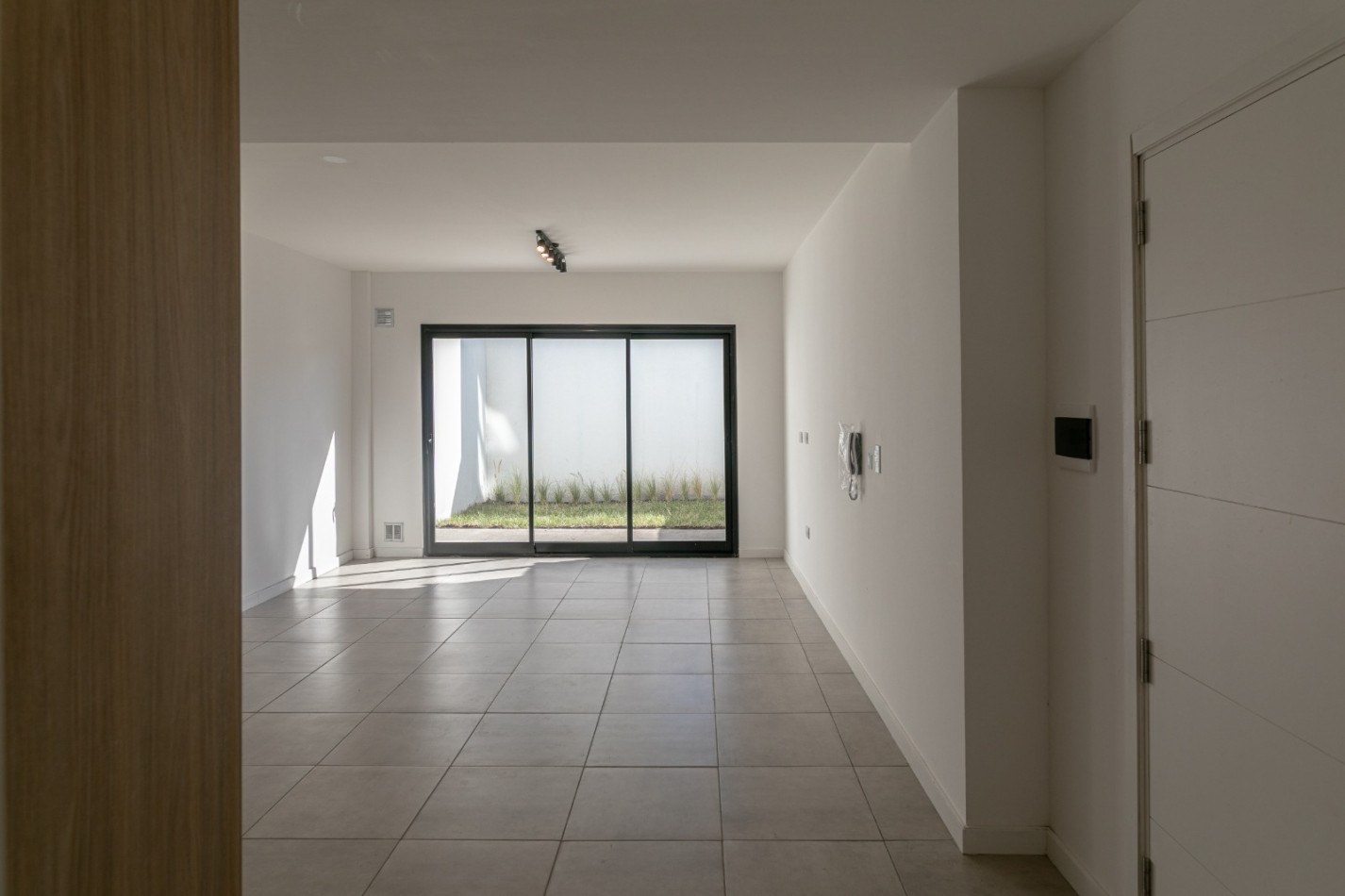 PH 2 AMBIENTES PLANTA BAJA CON JARDIN Y PARRILLA A EESTRENAR EN SAN JOSE