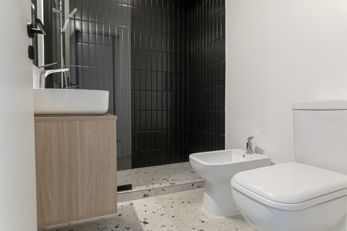 PH 2 AMBIENTES PLANTA BAJA CON JARDIN Y PARRILLA A EESTRENAR EN SAN JOSE