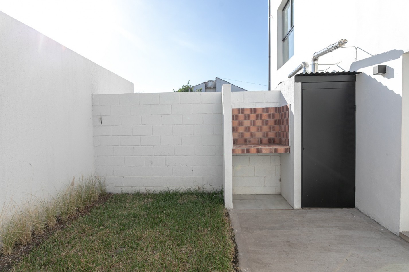 PH 2 AMBIENTES PLANTA BAJA CON JARDIN Y PARRILLA A EESTRENAR EN SAN JOSE