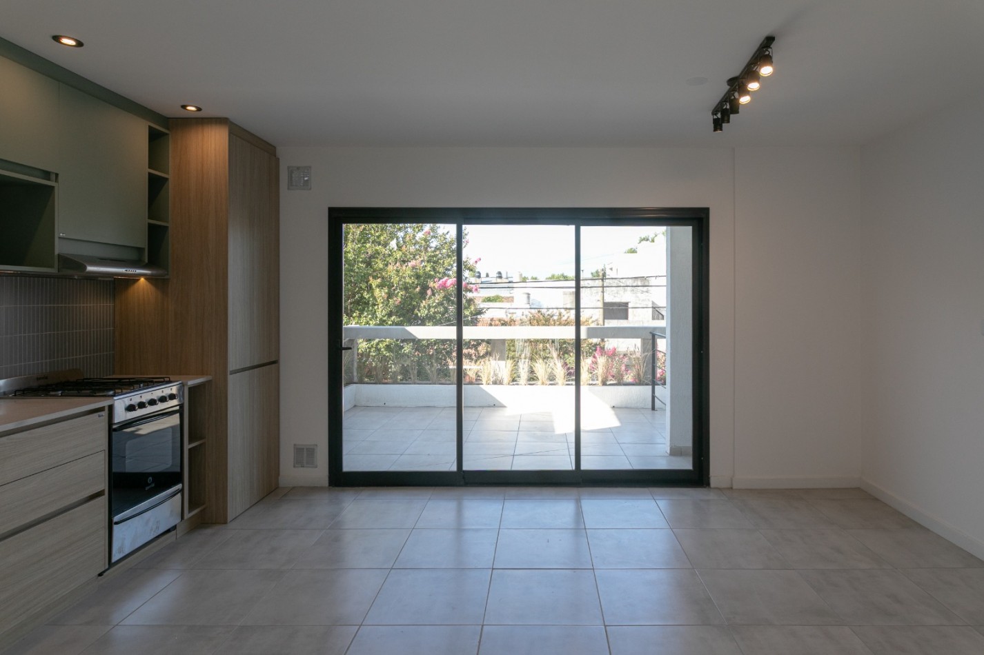 PH 2 AMBIENTES AL FRENTE EN 1ER. PISO CON TERRAZA A ESTRENAR EN SAN JOSE