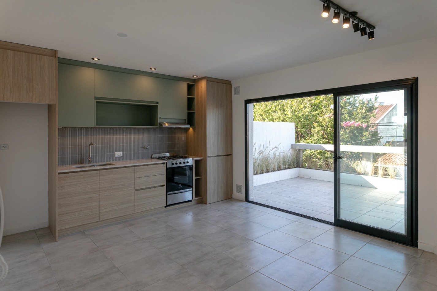 PH 2 AMBIENTES AL FRENTE EN 1ER. PISO CON TERRAZA A ESTRENAR EN SAN JOSE