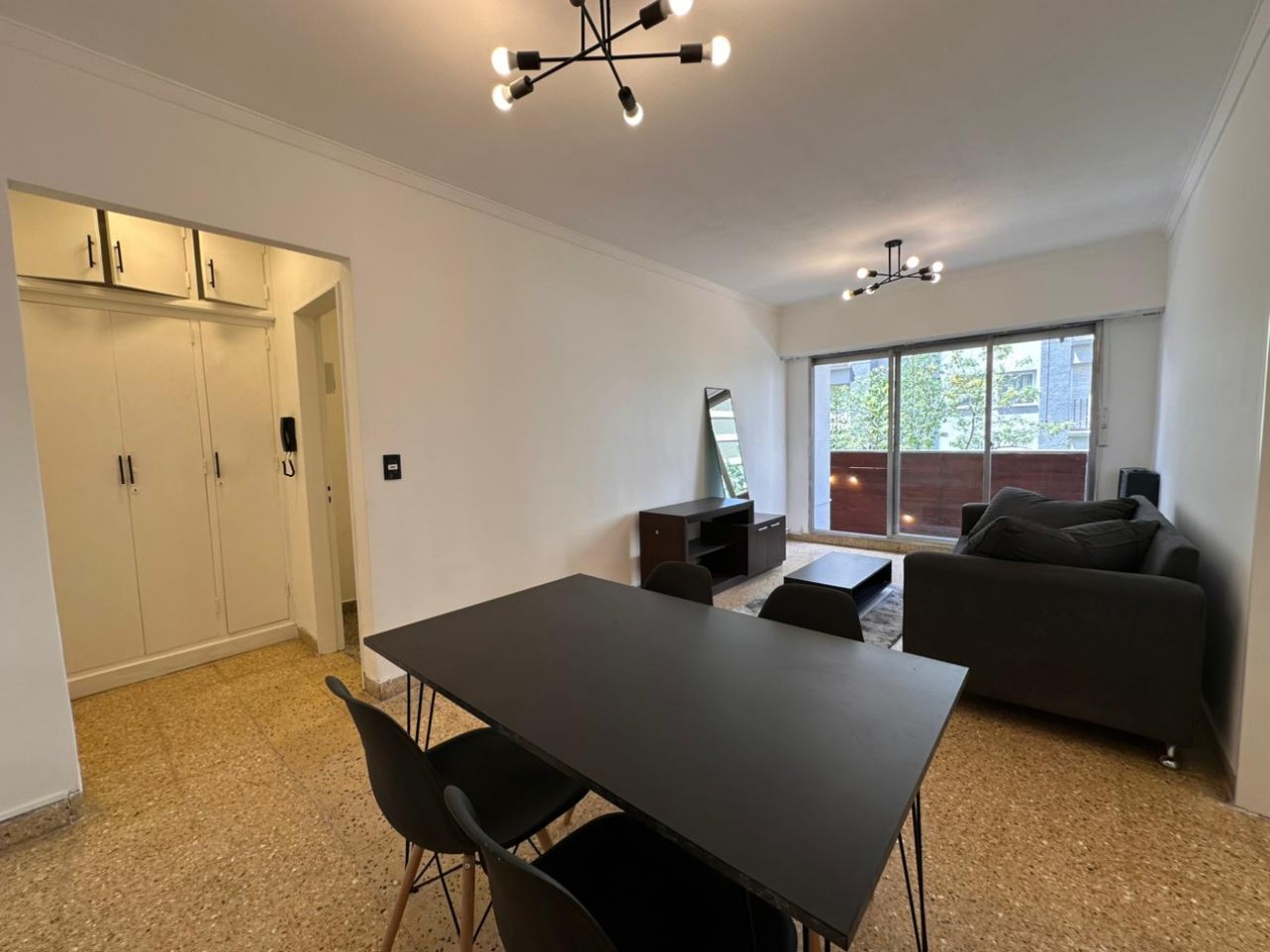 DEPARTAMENTO 3 AMBIENTES EXTERNO CON BALCON A LA CALLE EN EL CENTRO