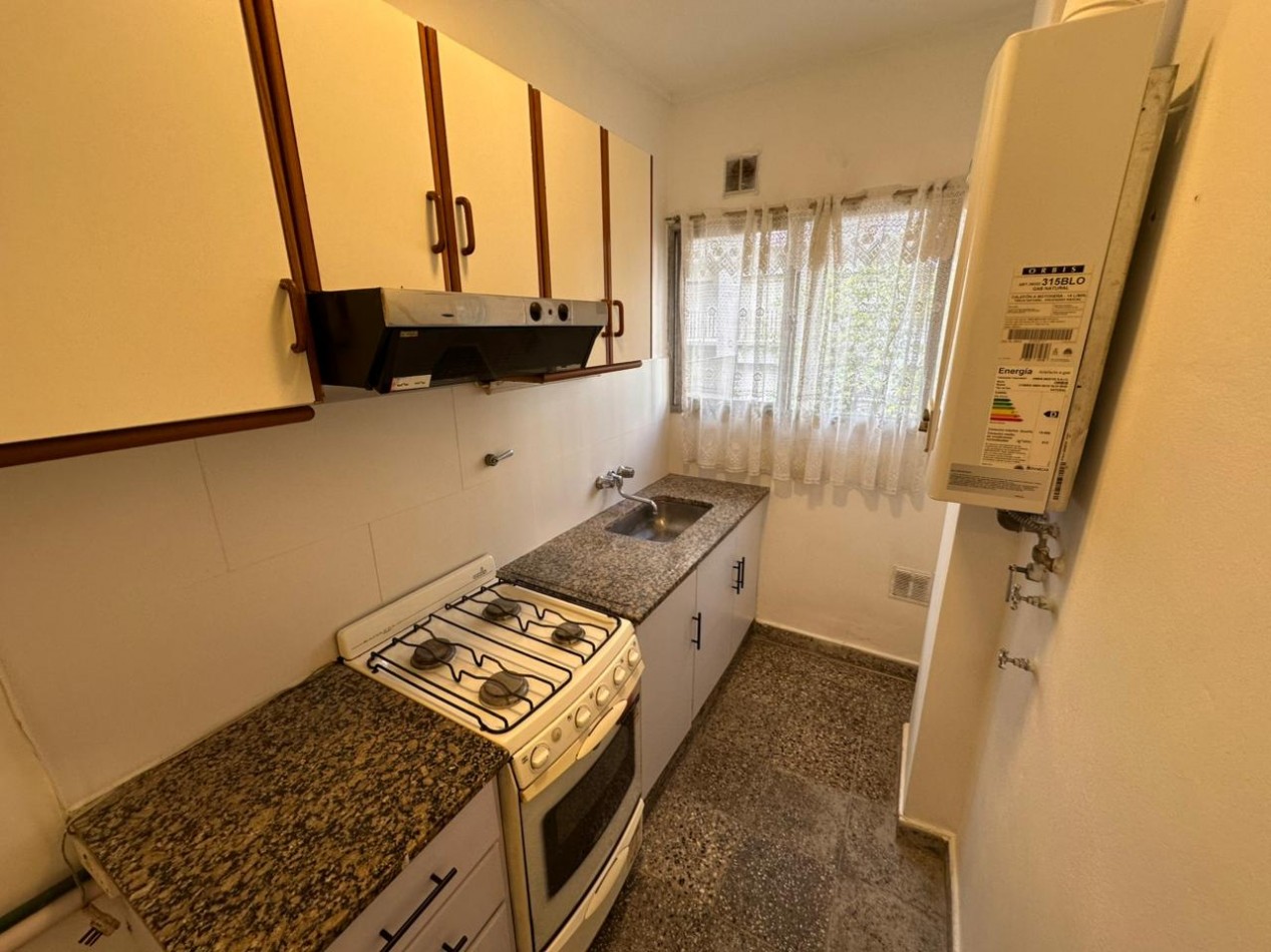 DEPARTAMENTO 3 AMBIENTES EXTERNO CON BALCON A LA CALLE EN EL CENTRO