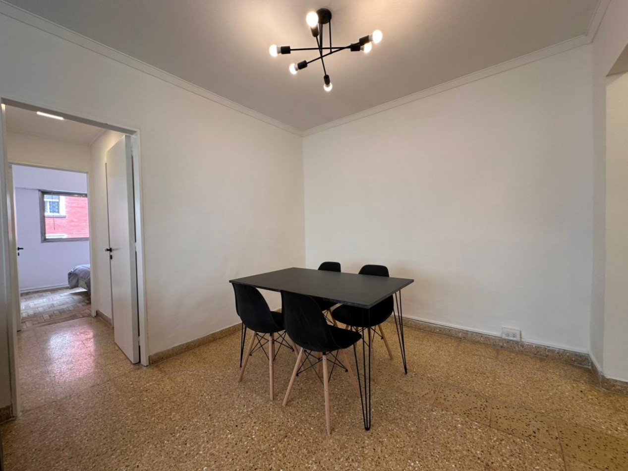 DEPARTAMENTO 3 AMBIENTES EXTERNO CON BALCON A LA CALLE EN EL CENTRO