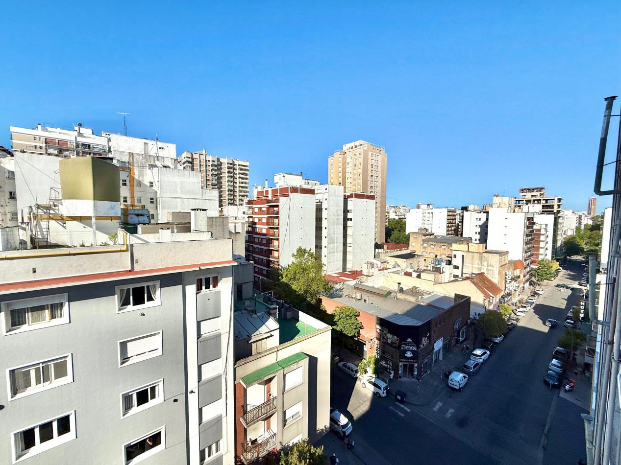 DEPARTAMENTO 2 AMBIENTES CON BALCON FRANCES EN ALDREY VENDE Y PERMUTA